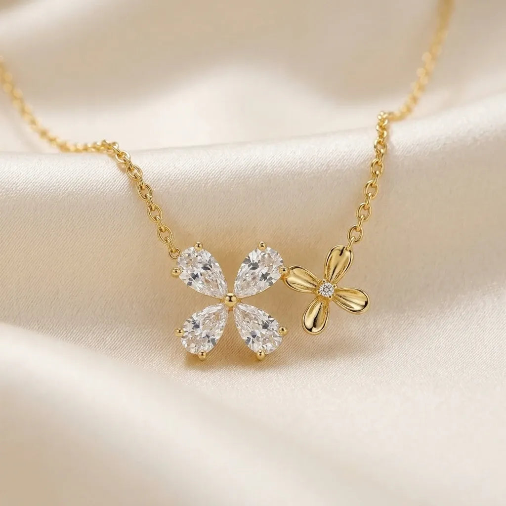 NÁYEL Necklace