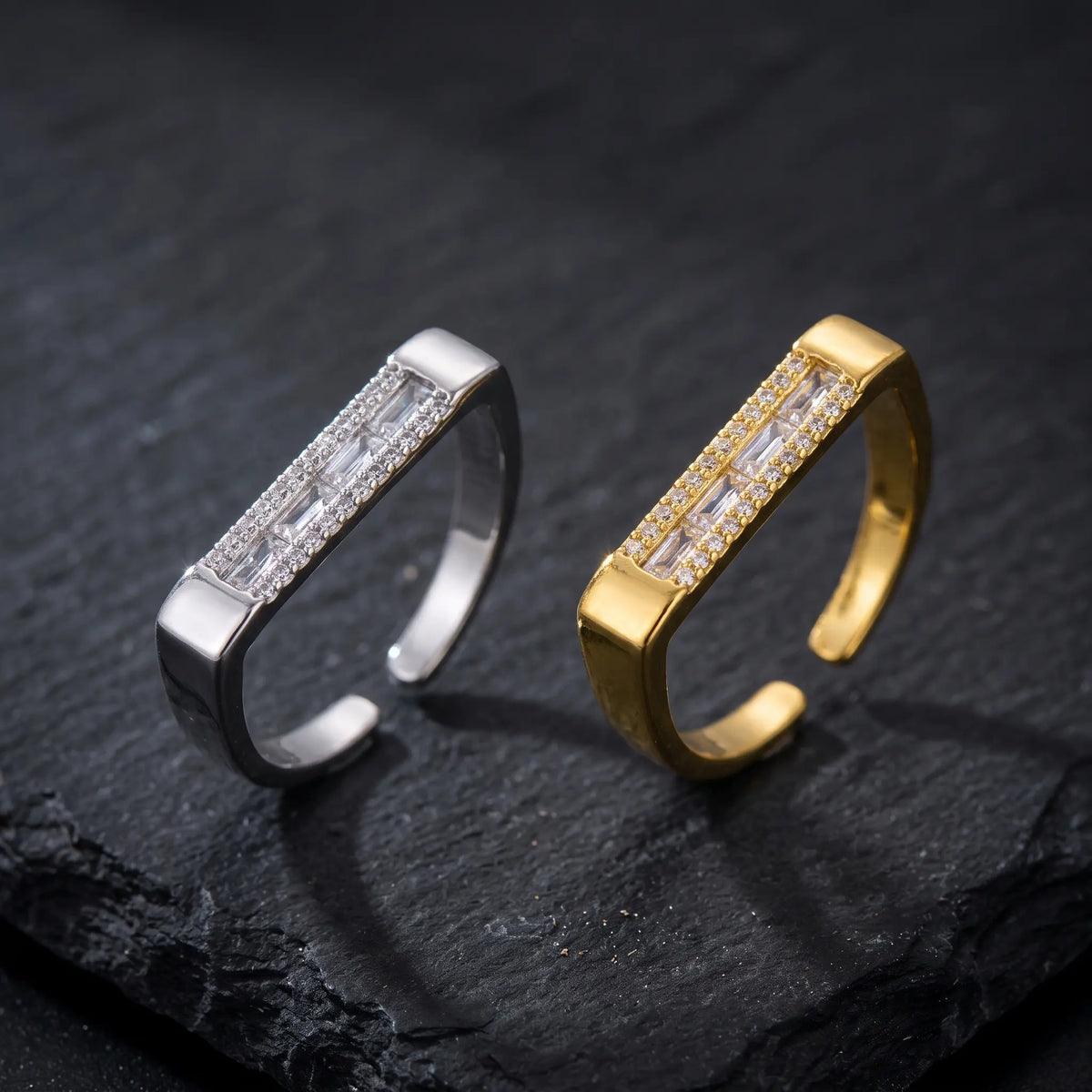Anillo Prisma de plata de ley 925, presentación de los acabados oro y rodio